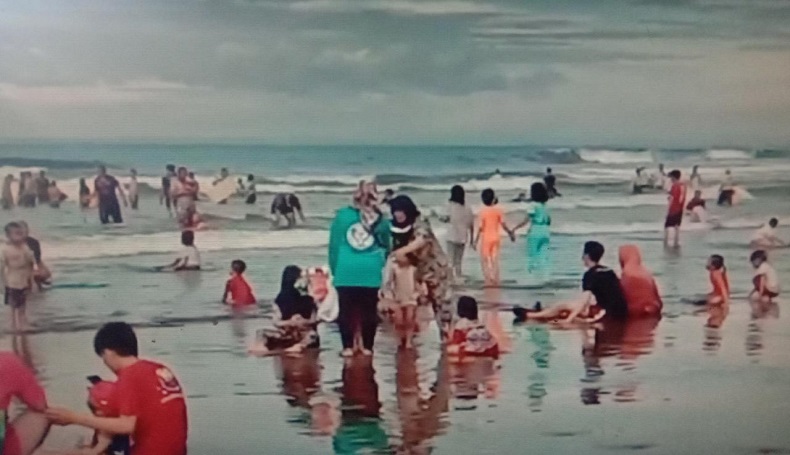 Keasyikan Liburan di Pantai Pangandaran, 6 Bocah Terpisah dari Orang Tua