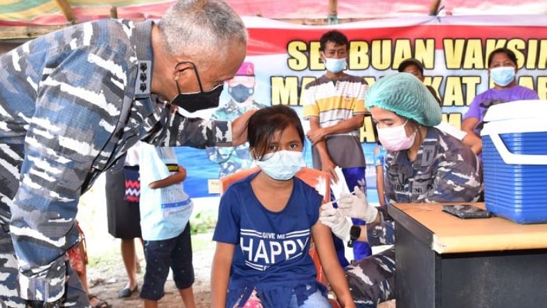 TNI AL Habiskan 310 Dosis saat Vaksinasi Covid-19 di 3 Pulau Minahasa Utara 