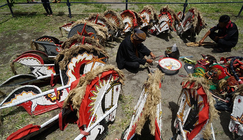 Aksi Tari Kuda Lumping Turgo Lereng Gunung Merapi - Bagian 3