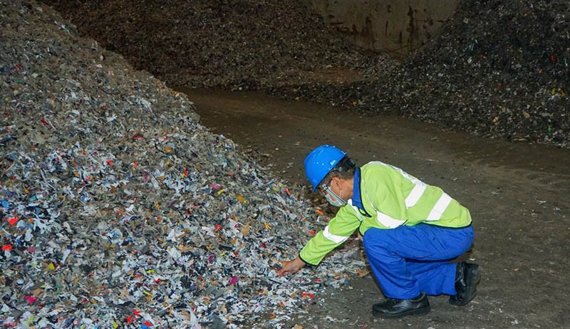 Kedubes Jepang Kunjungi Fasilitas Pengolahan Limbah Menjadi Bahan Bakar Alternatif di SBI Pabrik Narogong - Bagian 3