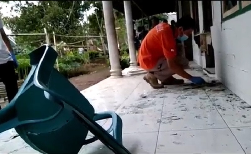 Rumah Warga di Probolinggo Hancur Dilempar Bom Ikan Orang Tak Dikenal 