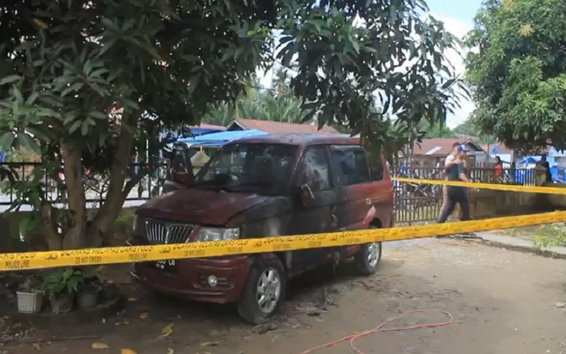 title Mobil Ketua Karang Taruna di Labusel Diduga Dibakar Orang Tak Dikenal Mobil Ketua Karang Taruna di Labusel Diduga Dibakar Orang Tak Dikenal