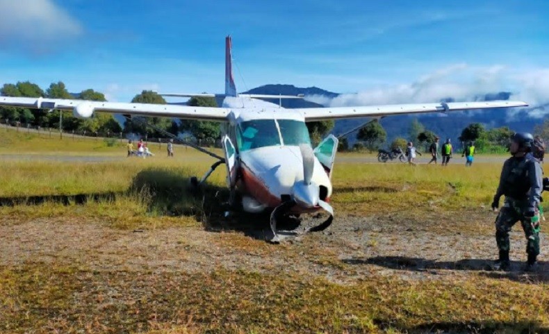 Kronologi Pesawat SAS Tergelincir di Bandara Bilorai, Pecah Ban saat Sentuh Landasan
