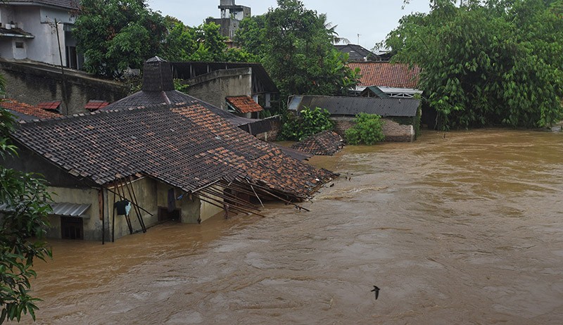 Banjir Besar Terjang Kota Serang, Rumah Terendam hingga Atap