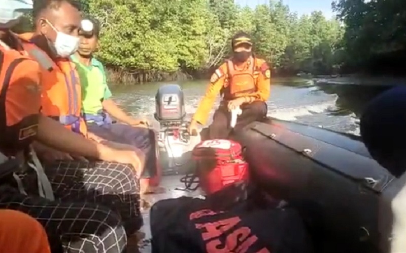 title Hendak Ambil Bebek Sesajen yang Dilepas Warga, Pemuda di Muna Tewas Diterkam Buaya Hendak Ambil Bebek Sesajen yang Dilepas Warga, Pemuda di Muna Tewas Diterkam Buaya