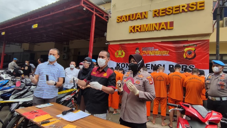 title Sindikat Curanmor Antardaerah di Jabar Terbongkar, Polisi Tangkap 20 Tersangka Sindikat Curanmor Antardaerah di Jabar Terbongkar, Polisi Tangkap 20 Tersangka