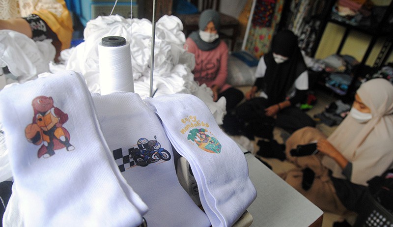 UMKM Bogor Produksi 1.000 Kaus Kaki untuk Suvenir MotoGP Mandalika - Bagian 2