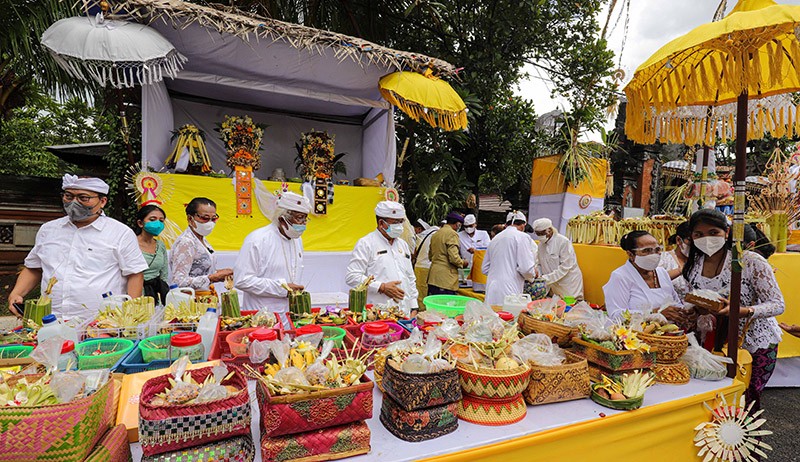 Prosesi Tawur Agung Kesanga di Pura Aditya Jaya Rawamangun - Bagian 4