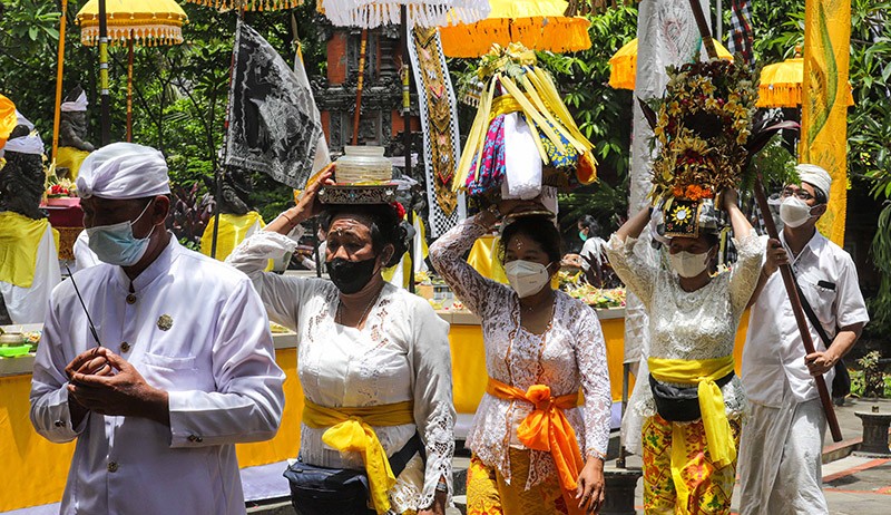Prosesi Tawur Agung Kesanga di Pura Aditya Jaya Rawamangun - Bagian 1