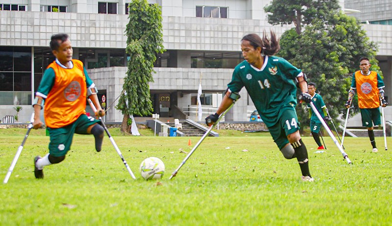 Pemain Timnas INAF Tetap Semangat Berlatih meski Terancam Gagal Ikut Piala Dunia - Bagian 3