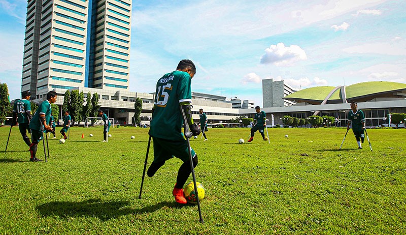 Pemain Timnas INAF Tetap Semangat Berlatih meski Terancam Gagal Ikut Piala Dunia - Bagian 6