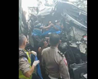 2 Truk Adu Banteng di Jalur Pantura Tuban, 1 Tewas Terjepit Kabin Kendaraan