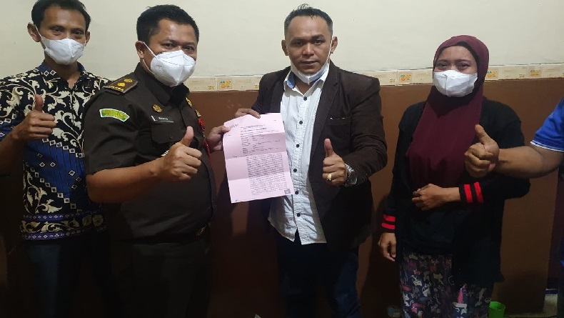 Kejari Kabupaten Cirebon Serahkan SKP2, Nurhayati Bebas