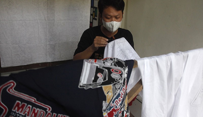 Penyandang Disabilitas Buat Batik Bertema MotoGP Indonesia 2022 - Bagian 2