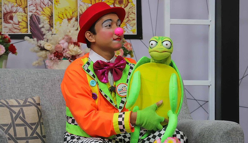 Potret Kocak Om Inu, Badut Profesional yang Berkarier Sejak SMA - Bagian 4