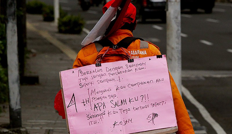 Petugas PPSU Jalan Kaki 16 Km Temui Gubernur Anies karena Diputus Kerja - Bagian 3