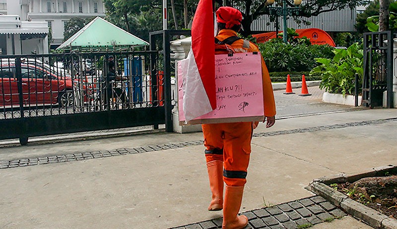 Petugas PPSU Jalan Kaki 16 Km Temui Gubernur Anies karena Diputus Kerja - Bagian 2