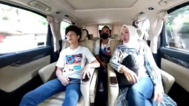 title 10 Tahun di Penjara, Angelina Sondakh Mengaku Pusing di Mobil: Biasa Naik Gerobak Sampah 10 Tahun di Penjara, Angelina Sondakh Mengaku Pusing di Mobil: Biasa Naik Gerobak Sampah