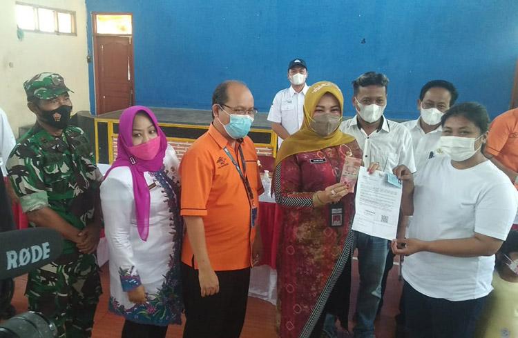 Pantau Penyaluran BPNT, Bupati Klaten: Jangan untuk Beli Rokok dan Lipstik