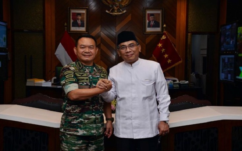 Silahturahmi dengan KSAD Dudung, Ketum PBNU: Umat Islam Jangan Mudah Terpecah Belah 