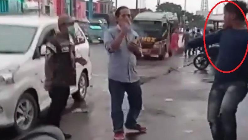 Viral Video Calo di Terminal Harjamukti Cirebon Pukul Penumpang