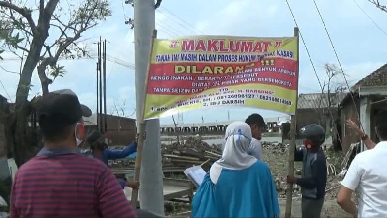  Belum Terima Ganti Untung, Sejumlah Warga Tutup Akses Jalan Tol Semarang-Demak