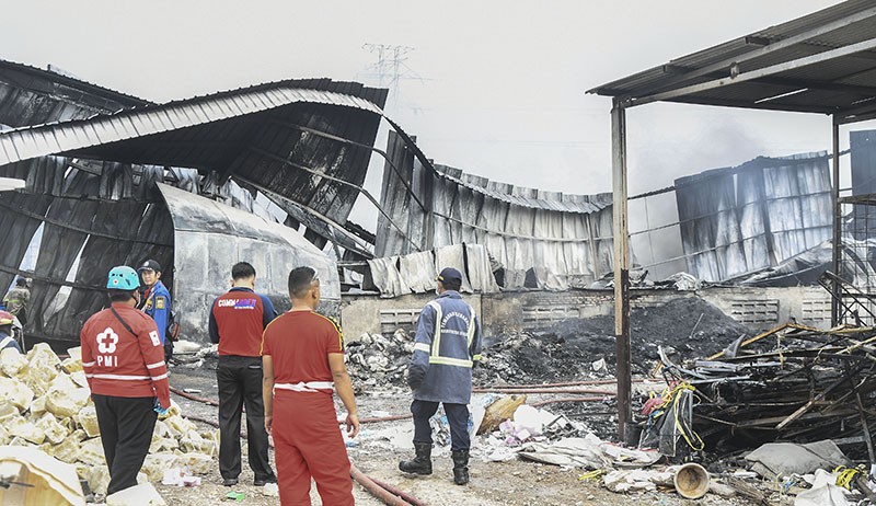 Pabrik Pengolahan Limbah di Cikarang Kebakaran akibat Ledakan Mesin - Bagian 2