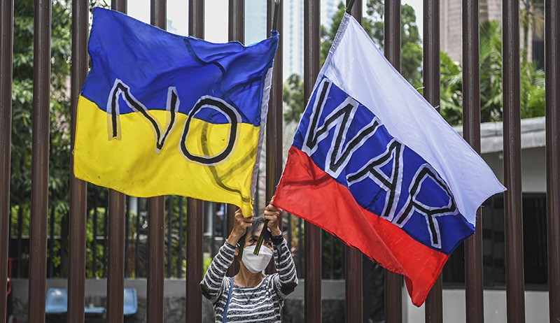 Aksi Damai Minta Rusia Hentikan Operasi Militer di Ukraina - Bagian 1