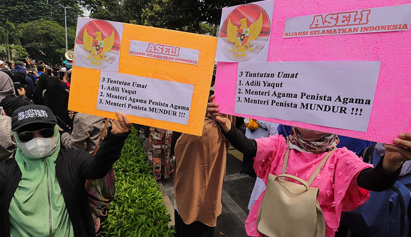 Geruduk Kemenag, Ratusan Massa Tuntut Menag Yaqut Mengundurkan Diri - Bagian 3
