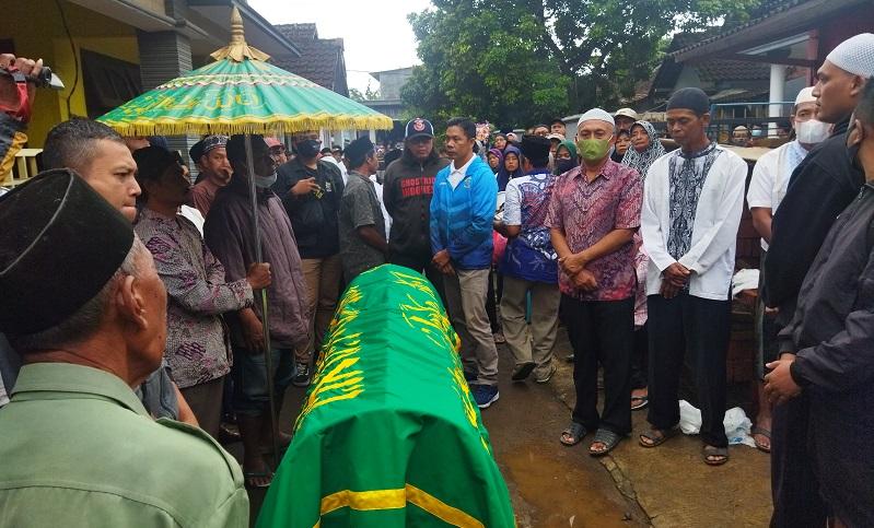 Tangis Sedih Iringi Pemakaman Petinju Hero Tito di Malang, Keluarga: Kami Ikhlas