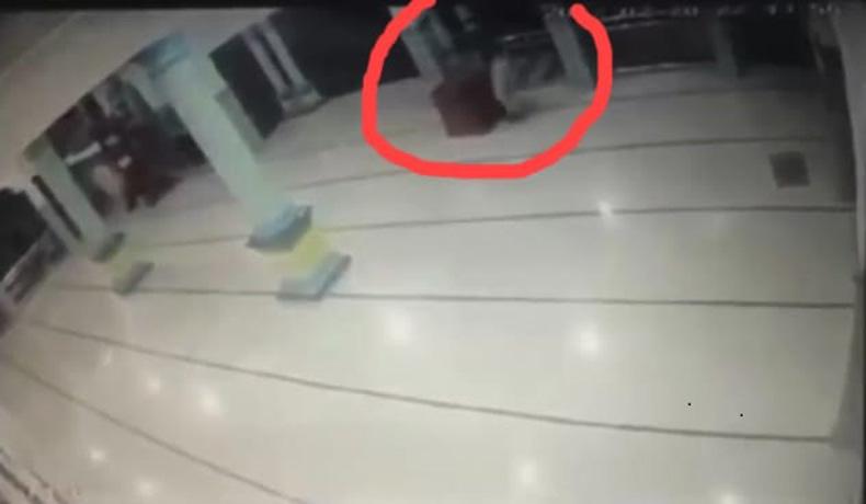 Terekam CCTV, Maling Curi Uang Kotak Amal Masjid di Pati