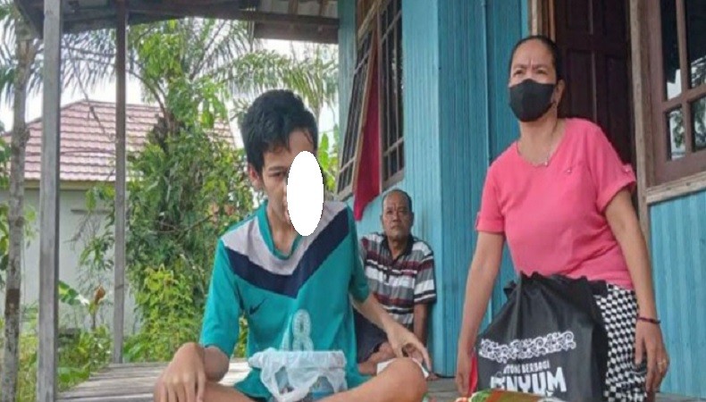 title Derita Tumor Ganas di Wajah, Jelianto Butuh Uluran Tangan Derita Tumor Ganas di Wajah, Jelianto Butuh Uluran Tangan