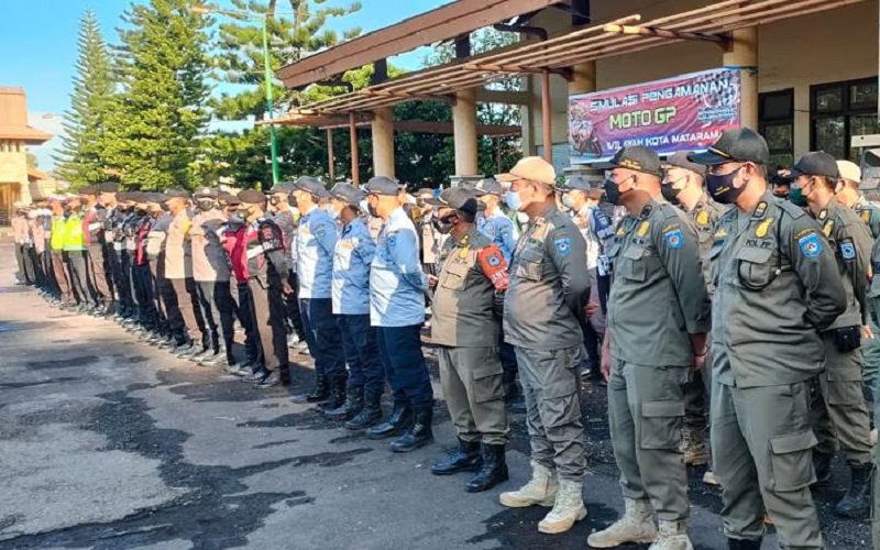 title 182 Petugas Gabungan dari Mataram Siap Kawal Penonton MotoGP 182 Petugas Gabungan dari Mataram Siap Kawal Penonton MotoGP