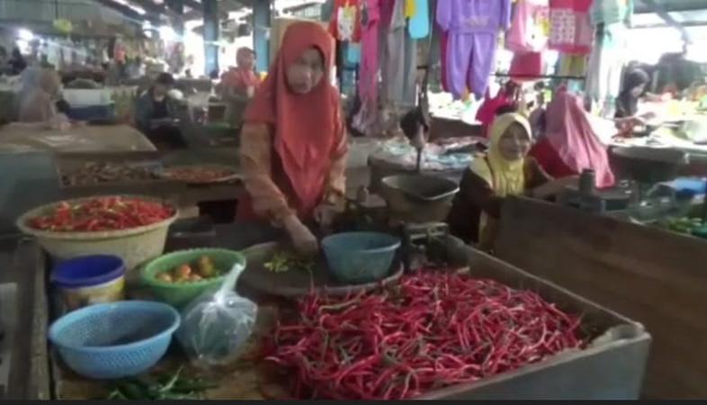 title Pasokan Menipis, Harga Cabai di Tegal Tembus Rp80.000 per Kilogram Pasokan Menipis, Harga Cabai di Tegal Tembus Rp80.000 per Kilogram