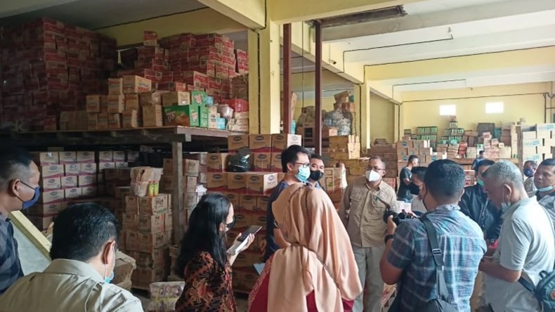 Minyak Goreng Langka, Tim Gabungan Gelar Sidak ke Gudang Sembako Ketapang