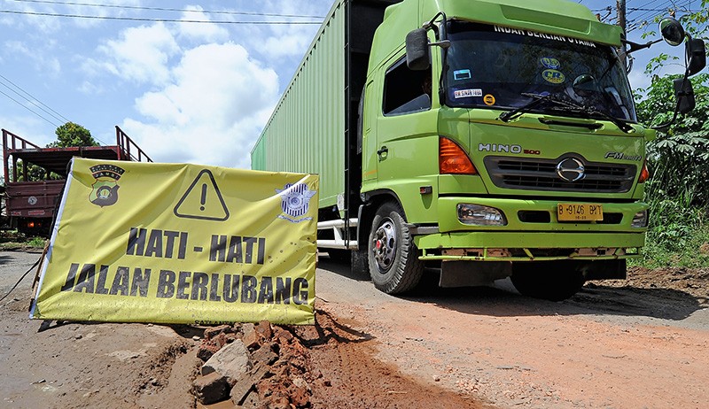 Jalan Nasional Penghubung Jambi-Sumsel Rusak Parah Membahayakan Pengendara - Bagian 2