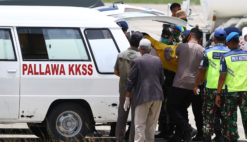 Satgas Damai Cartenz Evakuasi 8 Jenazah Korban Penembakan KKB Papua - Bagian 2