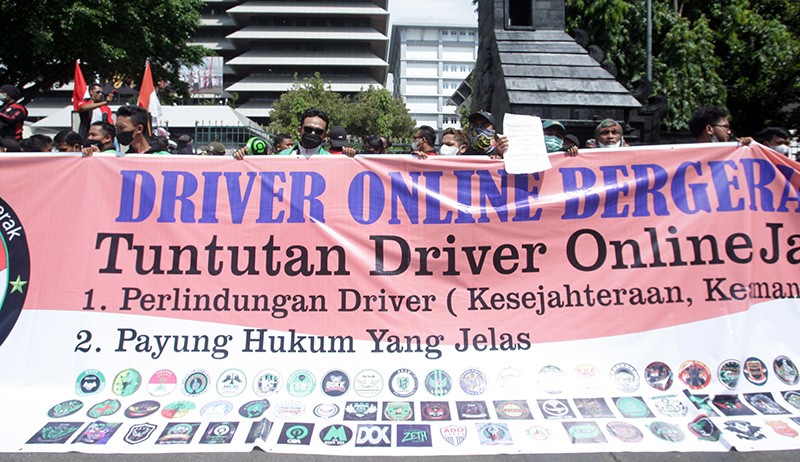 Unjuk Rasa Ratusan Driver Ojek Online Tuntut Kesejahteraan hingga Payung Hukum - Bagian 3