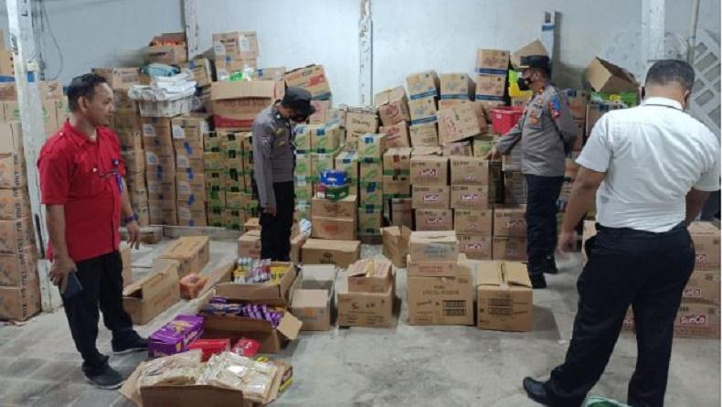 Langka di Pasaran, 504 Liter Minyak Goreng malah Ditemukan dalam Gudang di Jeneponto