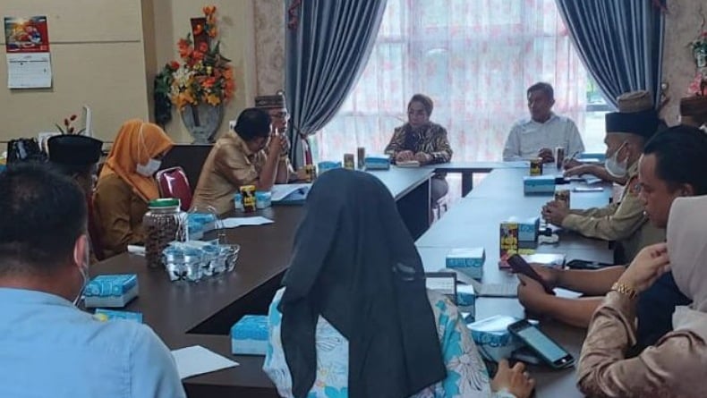 title DPRD Proses Pengusulan Pemberhentian Bupati Gorontalo Utara Indra Yasin DPRD Proses Pengusulan Pemberhentian Bupati Gorontalo Utara Indra Yasin