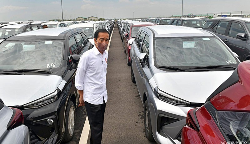 Senyum Presiden Jokowi Lepas Ekspor Ribuan Mobil di Pelabuhan Patimban - Bagian 2