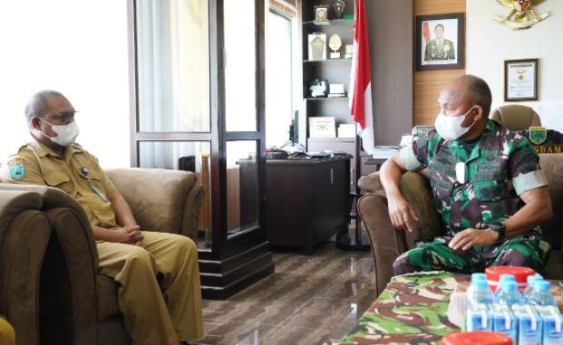 Pangdam Kasuari Terima Hibah Aset Gedung dari Pemprov Papua Barat