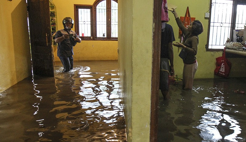 Permukiman Warga Depok Terendam Banjir - Bagian 1