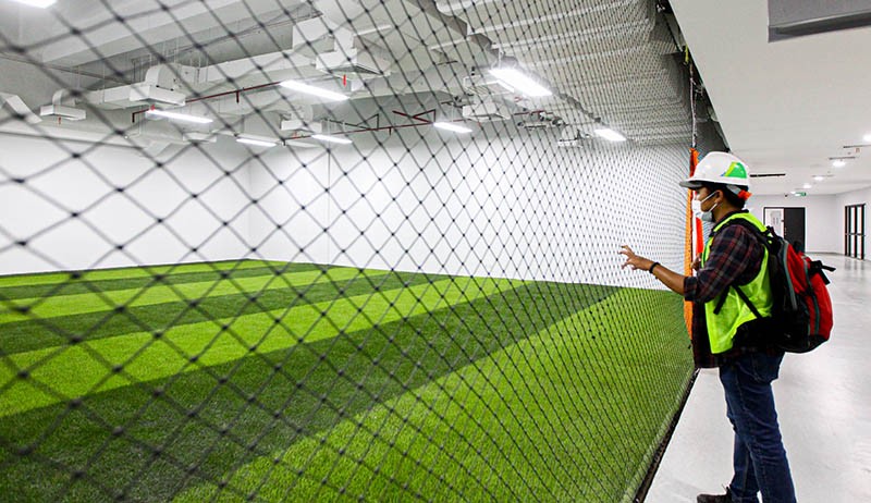 Penampakan Fasilitas JIS dari Ruang Ganti Mewah - Lapangan Pemanasan Indoor - Bagian 6