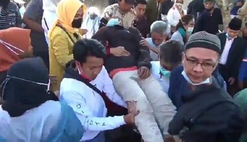 Pemakaman Korban Kekejian KKB di Bandung Diiringi Isak Tangis, Keluarga Pingsan