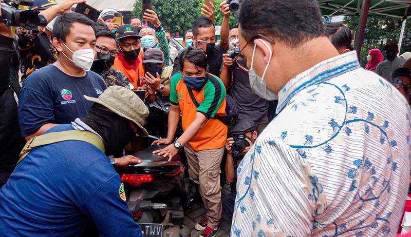 Gubernur Anies Baswedan Cek Uji Emisi Gratis di GOR Pulogadung - Bagian 2