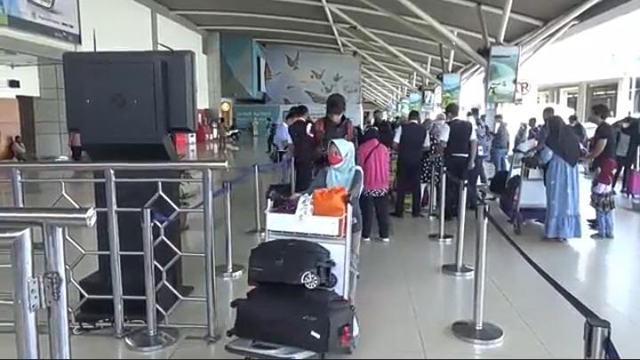 Terbang Tanpa Antigen dan PCR, Penumpang di Bandara Sultan Hasanuddin Meningkat 15 Persen