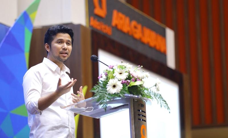 title Wagub Jatim Emil Ajak Milenial Lebih Berani Hadapi Gig Economy Wagub Jatim Emil Ajak Milenial Lebih Berani Hadapi Gig Economy