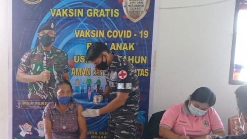Lanal Melonguane Laksanakan Vaksinasi bagi Masyarakat Kepulauan