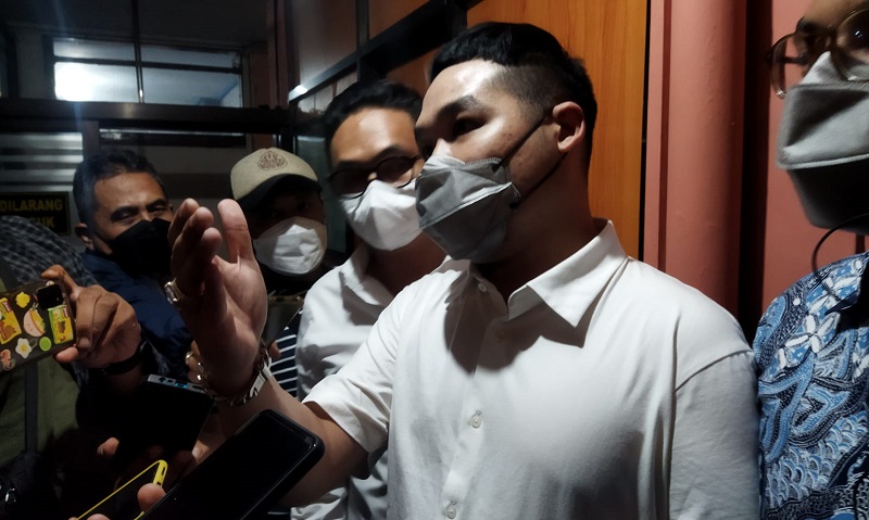 title Sidang Kekerasan Seksual Pemilik SPI Batu, Kuasa Hukum: Keterangan Saksi Janggal Sidang Kekerasan Seksual Pemilik SPI Batu, Kuasa Hukum: Keterangan Saksi Janggal